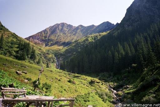 Carpates - montée vers le col de Podragu dans le massif des Făgăraş - Roumanie