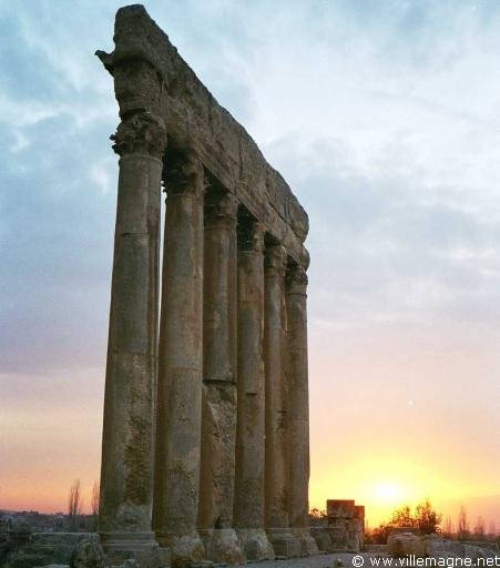 Les colonnes du temple de Jupiter à Baalbek - Liban