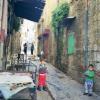 Enfants dans les ruelles de la vieille ville de Tripoli - Liban 