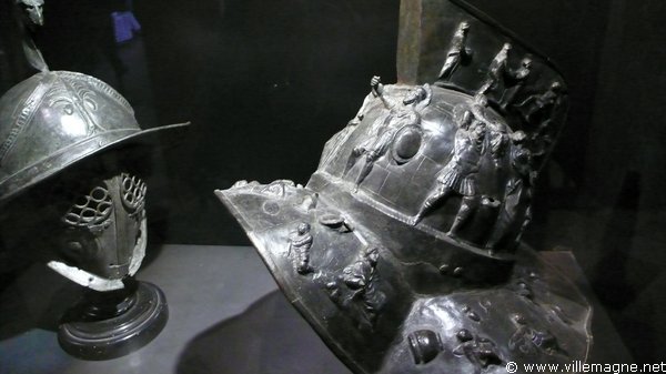 Casques de gladiateur - Musée archéologique de Naples