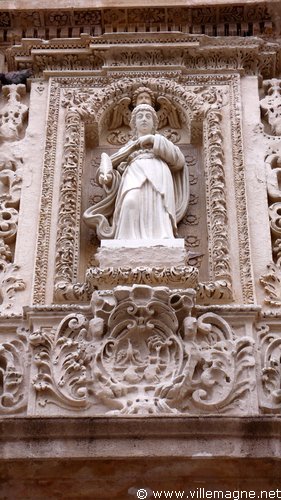 Détail de la façade de la cathédrale Sainte-Agathe à Gallipoli