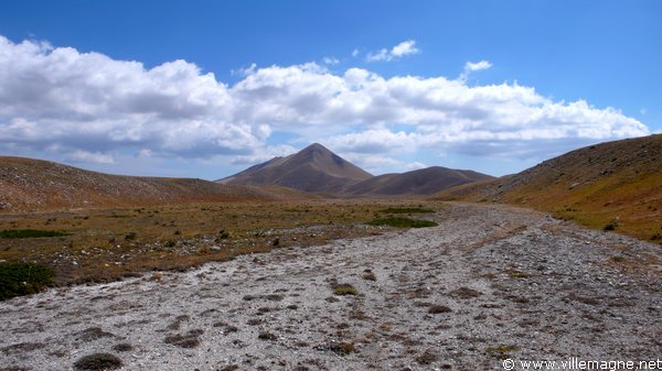 Le ‘Campo Imperatore’, haut plateau dans les Abruzzes, parfois appelé « le petit Tibet italien»