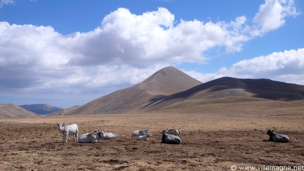 Le ‘Campo Imperatore’, haut plateau dans les Abruzzes, parfois appelé « le petit Tibet italien»