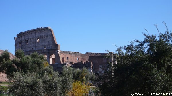 Le Colisée vu depuis le Forum romain