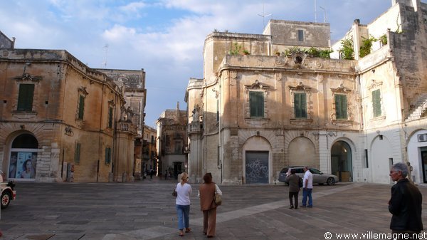 Place de la cathédrale à Lecce