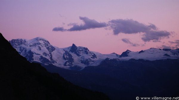 Vallée de Zermatt en direction sud - Au fond, le Klein Matterhorn [Petit Cervin]